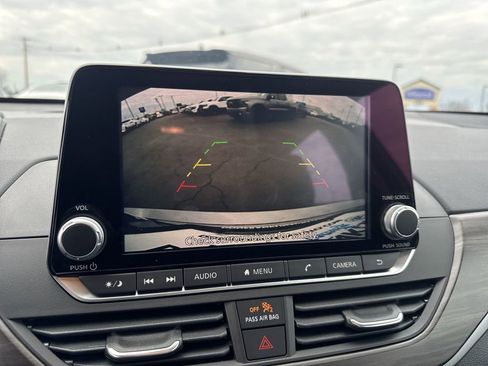 Used 2025 Nissan Altima 2.5 SV image 17