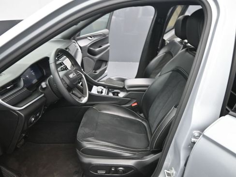 Used 2024 Jeep Grand Cherokee L Laredo AWD/4WD image 10