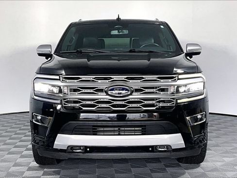 Used 2023 Ford Expedition Platinum AWD/4WD image 3