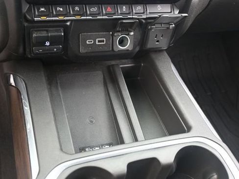 Used 2019 GMC Sierra 1500 SLT w/ SLT Premium Plus Package AWD/4WD image 25