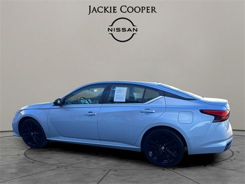 Used 2021 Nissan Altima 2.5 SR image 3