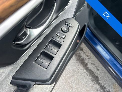 Used 2017 Honda CR-V EX image 9