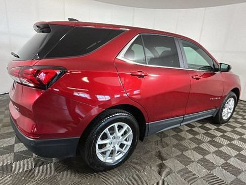 Used 2024 Chevrolet Equinox LT AWD/4WD image 2