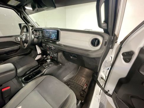 Used 2024 Jeep Wrangler Sport S image 26