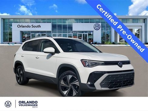 Certified 2025 Volkswagen Taos SE w/ Panoramic Sunroof Package image 1