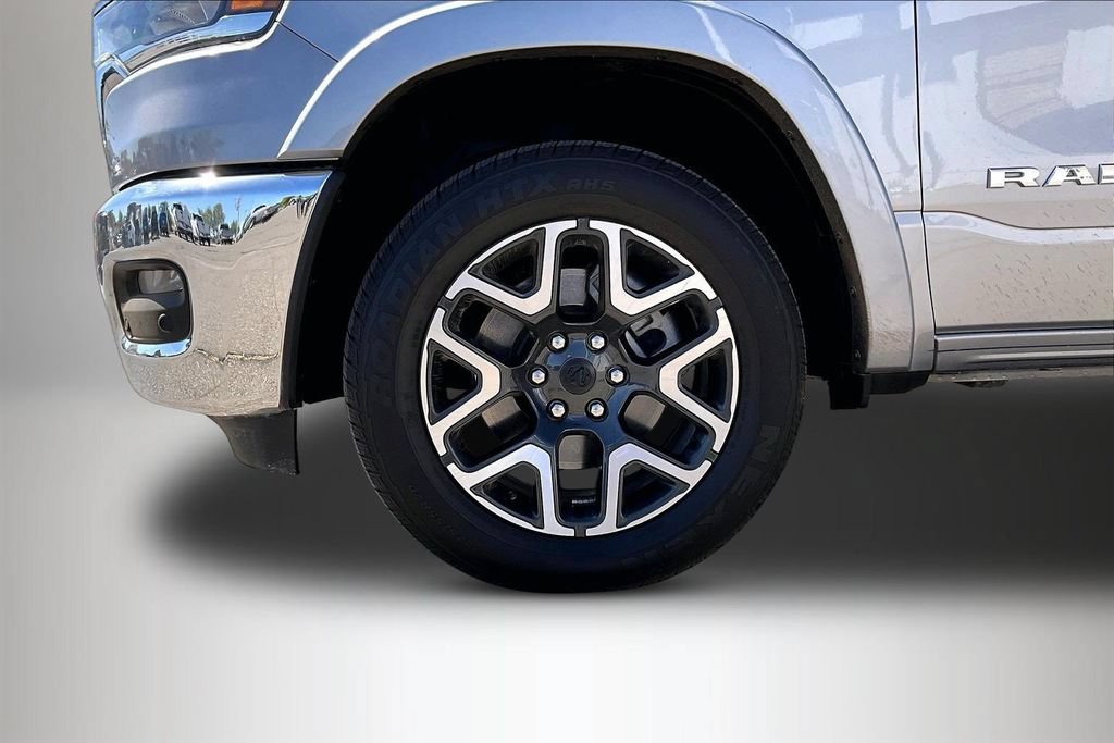 Used 2025 RAM 1500 Laramie AWD/4WD image 35