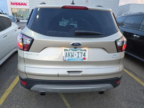 Used 2018 Ford Escape SE w/ SE Sync 3 Package FWD image 5