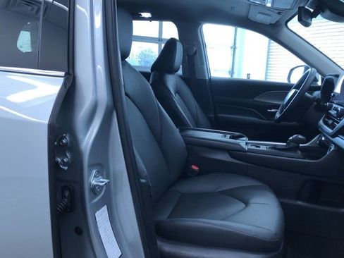 Certified 2025 Toyota Grand Highlander AWD image 24