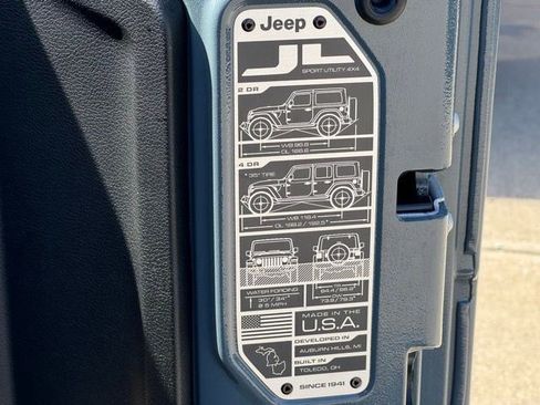 Certified 2024 Jeep Wrangler Sport S image 33