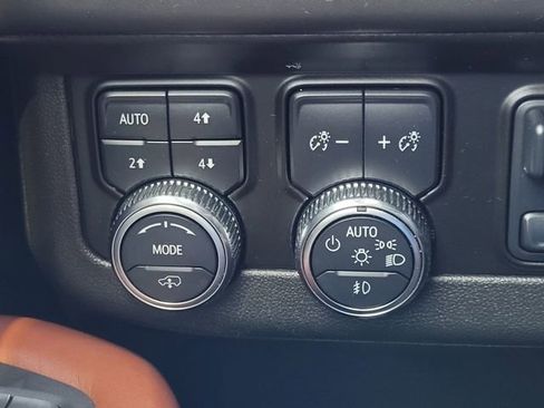 Used 2023 GMC Yukon XL Denali Ultimate image 17