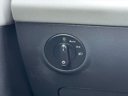 Used 2023 Volkswagen Taos SE image 26