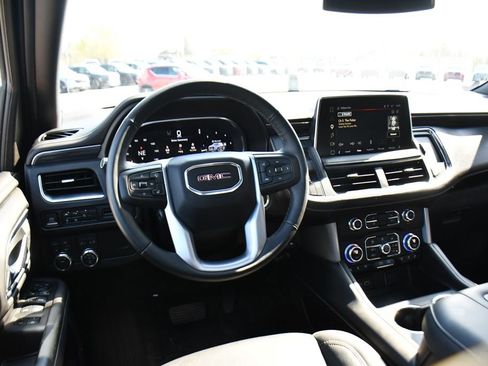 Used 2023 GMC Yukon SLT w/ SLT Premium Package AWD/4WD image 12