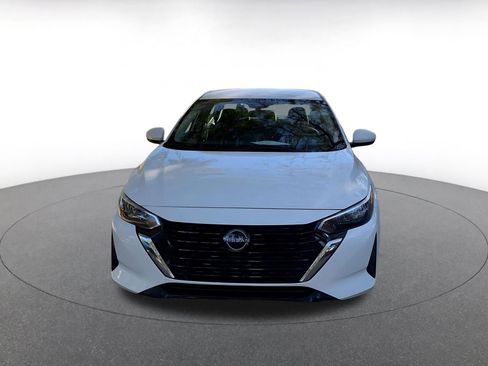 Used 2025 Nissan Sentra SV image 2