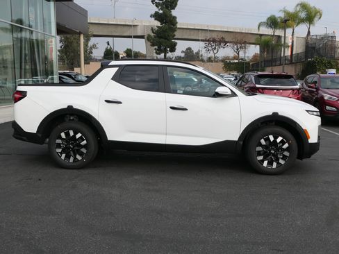 New 2026 Hyundai Santa Cruz SEL FWD image 2