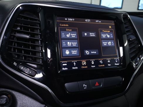 Used 2019 Jeep Cherokee Limited w/ Luxury Group image 29