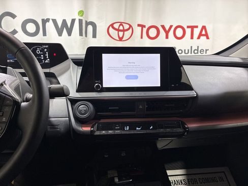 Used 2025 Toyota Prius Plug-In Hybrid FWD image 31