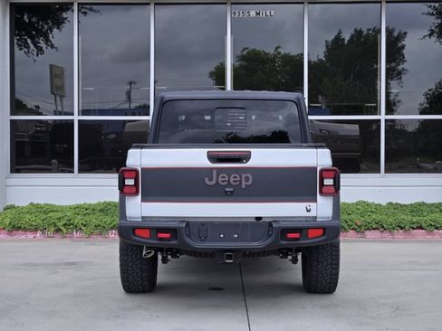 Used 2024 Jeep Gladiator Rubicon AWD/4WD image 6