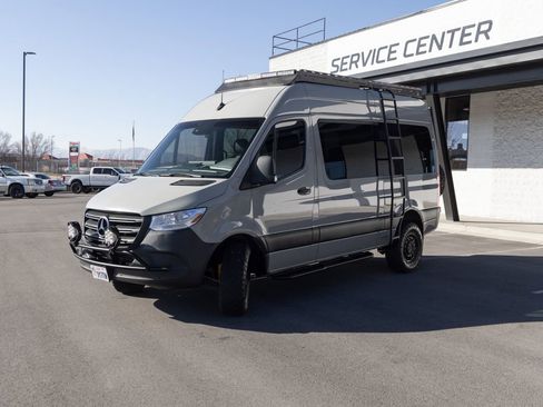 Used 2021 Mercedes-Benz Sprinter 2500 image 3