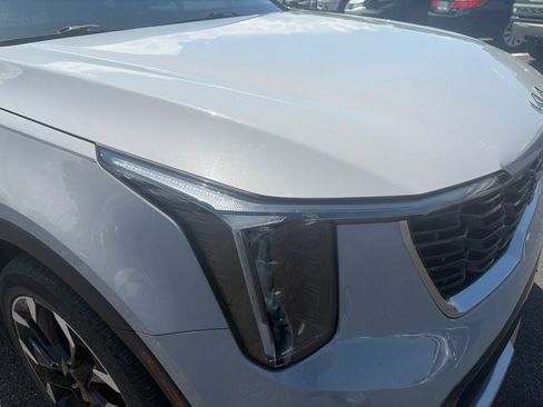 Used 2024 Kia Sorento EX w/ Panoramic Sunroof Package FWD image 19