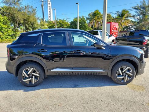 New 2026 Nissan Kicks SV image 8