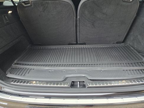 New 2025 Volvo XC90 T8 Core w/ Protection Package image 34