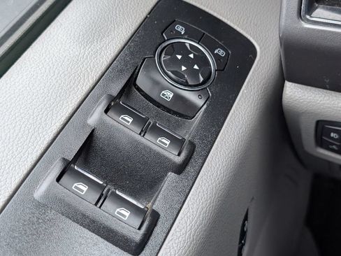 Used 2018 Ford F150 XLT AWD/4WD image 9