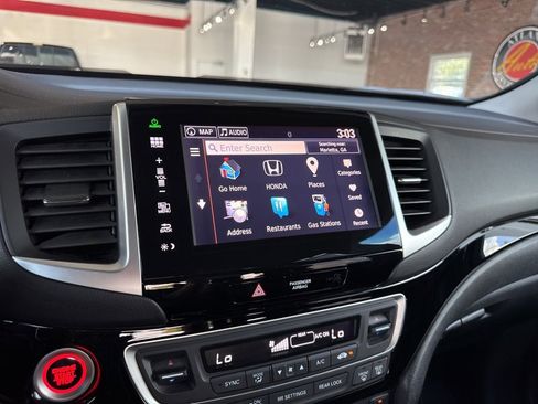 Used 2016 Honda Pilot Touring image 6