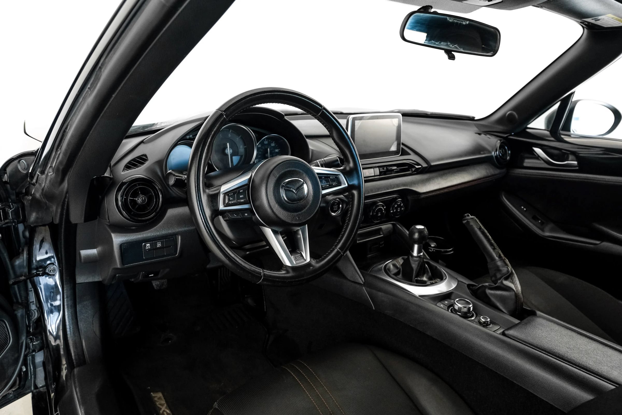 Used 2016 MAZDA MX-5 Miata Club RWD image 2