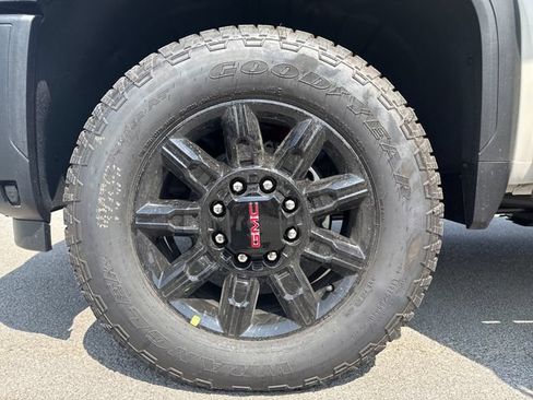 New 2026 GMC Sierra 2500 AT4 w/ AT4 Premium Plus Package AWD/4WD image 10