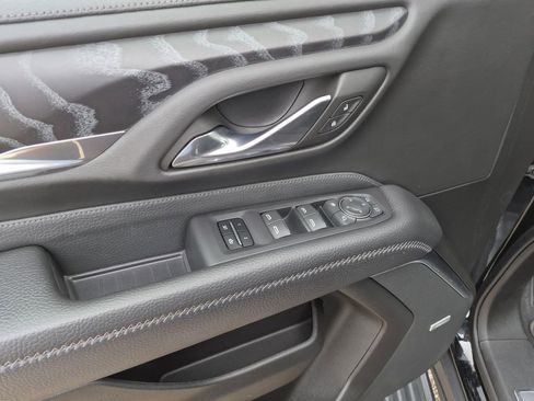 Used 2023 GMC Yukon Denali image 15