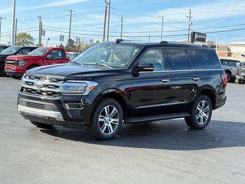 Used 2024 Ford Expedition Limited image 7
