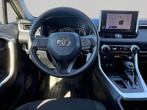 Used 2024 Toyota RAV4 LE image 9