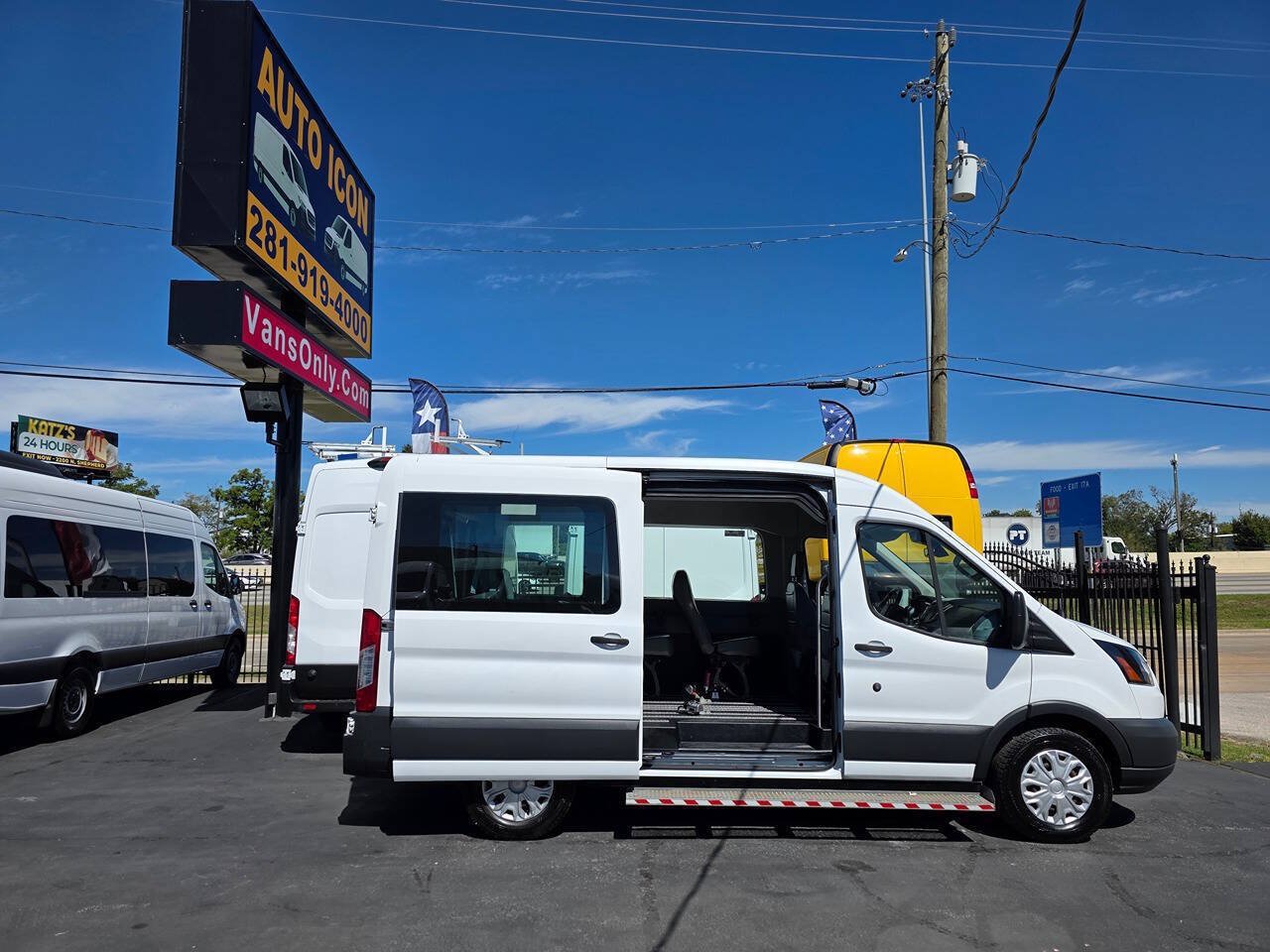 Used 2018 Ford Transit 150 XL RWD image 7