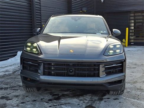 Used 2024 Porsche Cayenne image 10