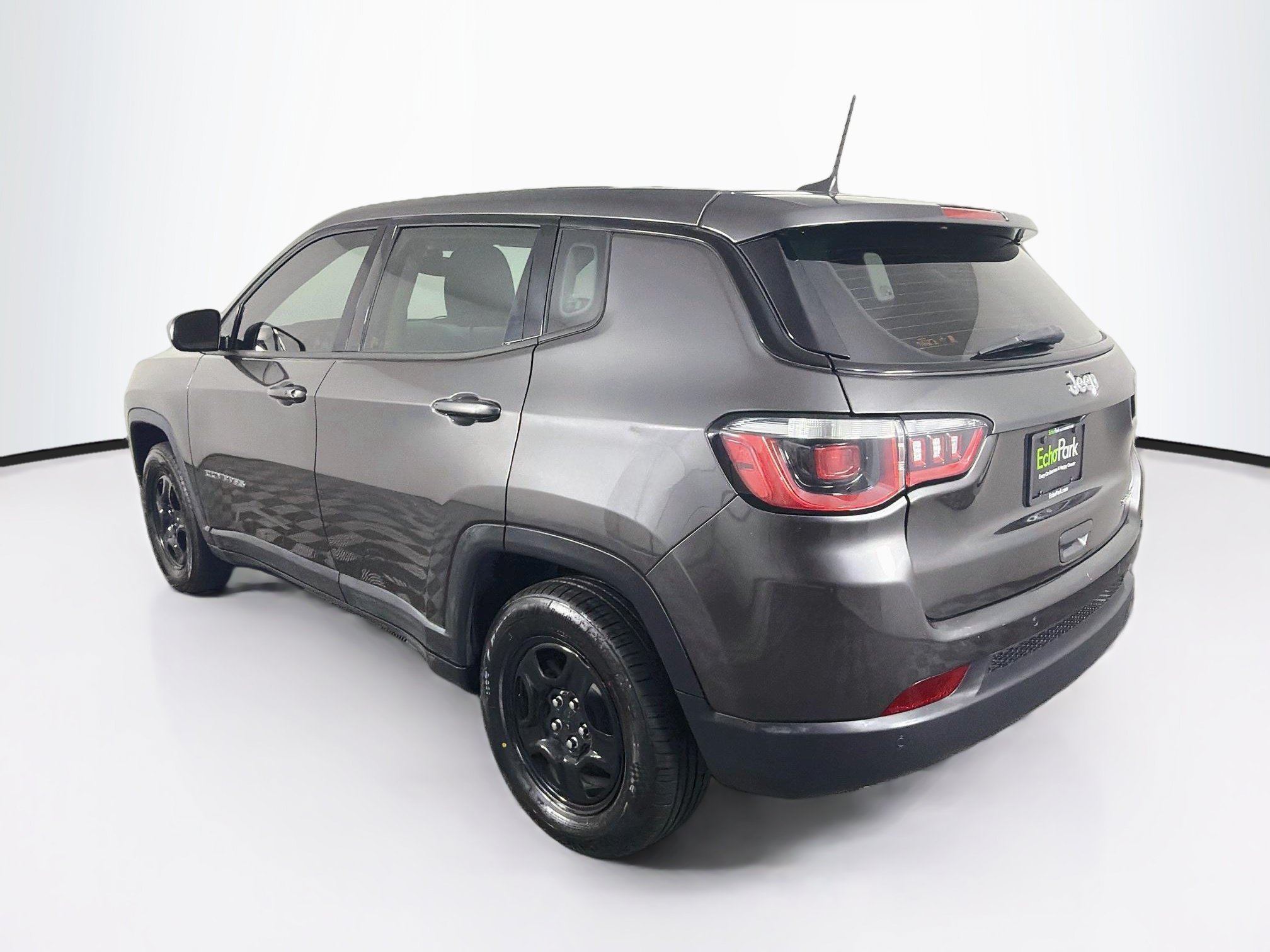 Used 2019 Jeep Compass Sport w/ Tech Group FWD image 5