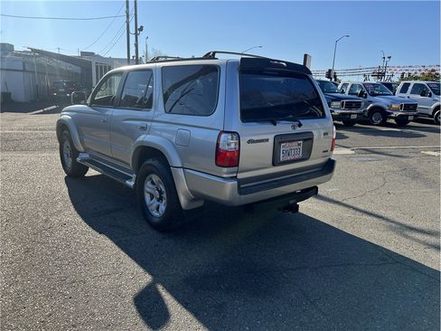 Used 2001 Toyota 4Runner SR5 RWD image 4