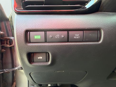 Certified 2023 Nissan Sentra SR w/ Midnight Edition Package FWD image 19