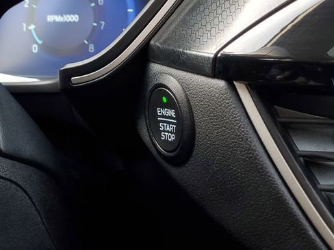 Certified 2022 Ford Escape SEL w/ SEL Stealth AWD Package image 21