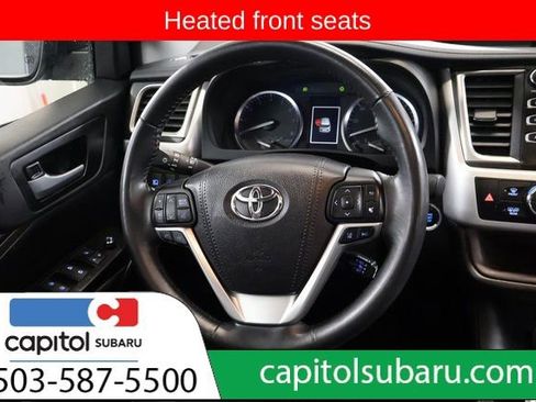 Used 2018 Toyota Highlander XLE image 16