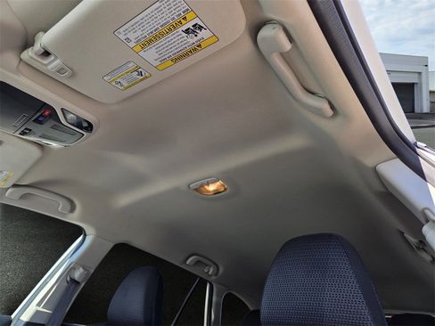 Used 2021 Subaru Outback Premium image 7