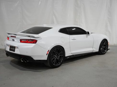 Used 2018 Chevrolet Camaro ZL1 RWD image 6