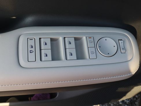 Used 2025 Hyundai Santa Fe SEL AWD/4WD image 14