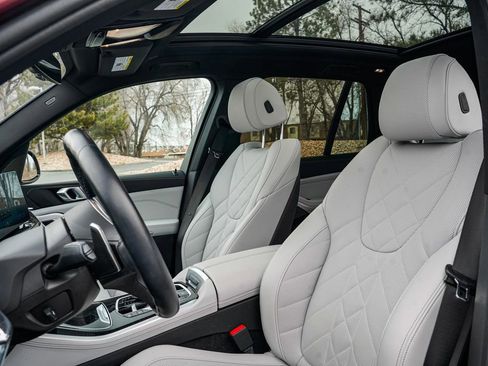 Used 2024 BMW X5 xDrive40i w/ M Sport Package image 17