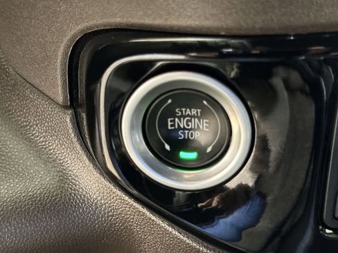Used 2024 GMC Sierra 1500 SLT w/ SLT Premium Plus Package AWD/4WD image 17