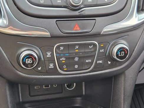 Used 2019 Chevrolet Equinox LT w/ Driver Convenience Package FWD image 28