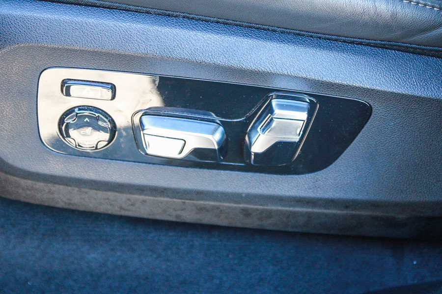 Used 2025 BMW X5 M60i AWD/4WD image 21