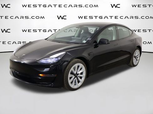 Used 2023 Tesla Model 3 Standard Range image 1