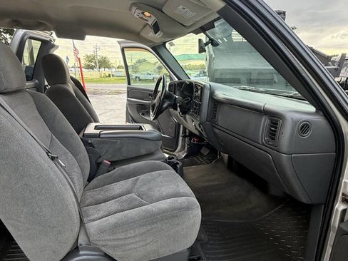 Used 2007 Chevrolet Silverado 1500 LT w/ Extended Cab Value Package RWD image 13