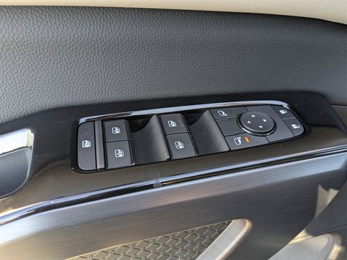 New 2026 Nissan Pathfinder SL image 14