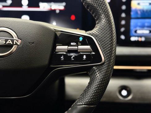 Used 2024 Nissan Ariya AWD image 19